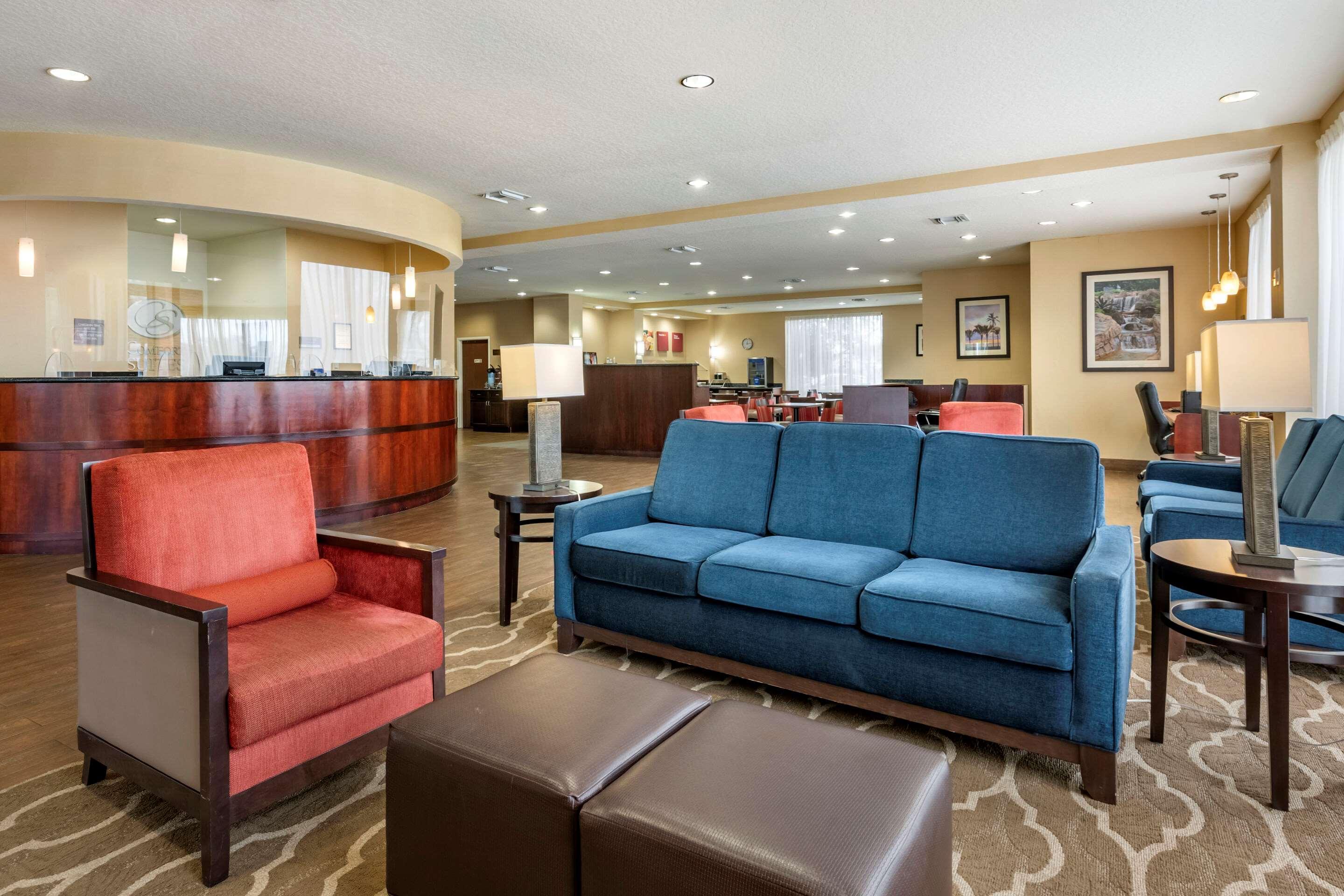 Comfort Suites Orlando Airport Exterior photo